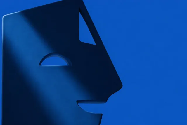 Render tridimensional abstrato do símbolo da Konvéz em tons de azul.